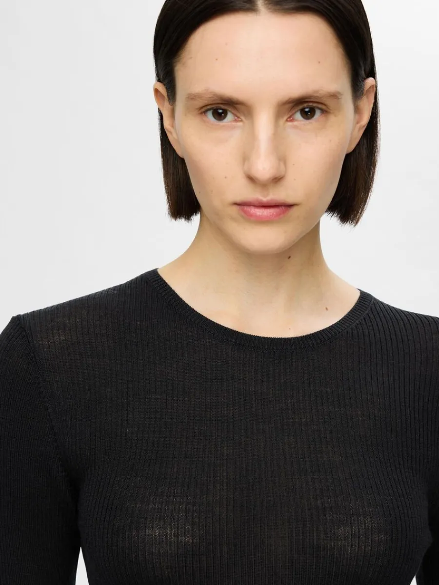 lngrmad_stickad_topp_3-3.webp SELECTED LÅNGÄRMAD STICKAD TOPP Black Best Sale