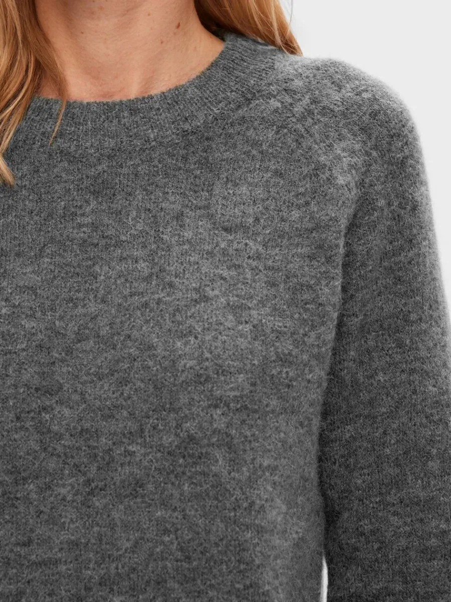 lngrmad_stickad_trja_3-1.webp SELECTED LÅNGÄRMAD STICKAD TRÖJA Grey Store