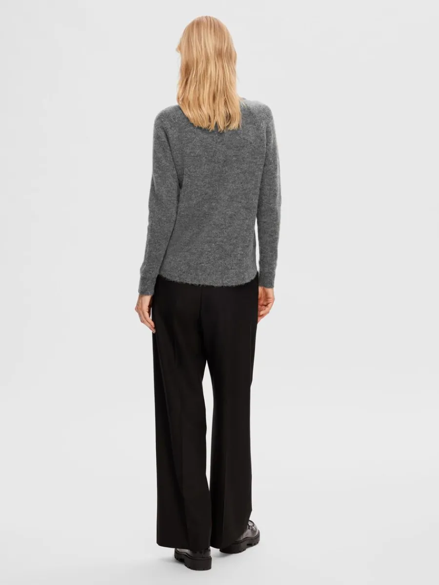 lngrmad_stickad_trja_4-1.webp SELECTED LÅNGÄRMAD STICKAD TRÖJA Grey Store