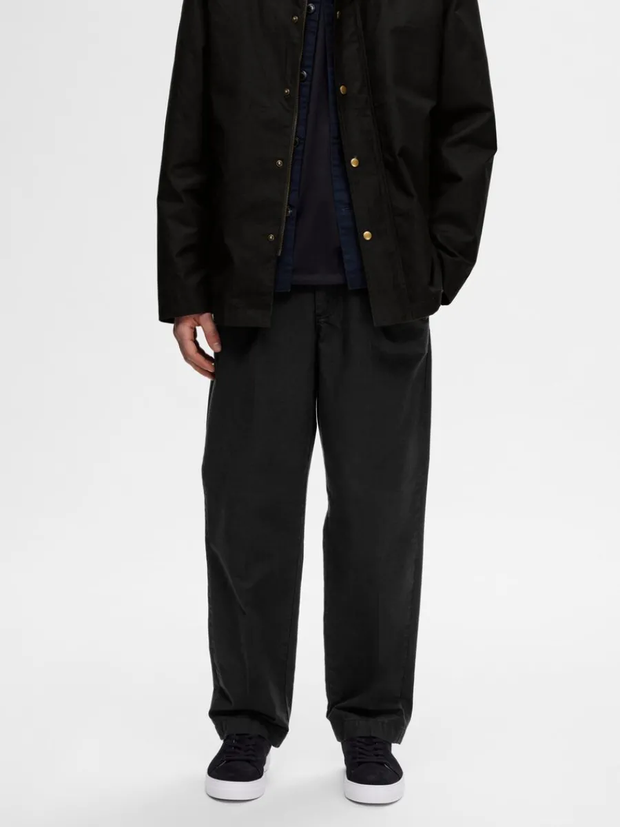 loose_fit_chinos_0-1.webp SELECTED 220 LOOSE FIT CHINOS Black Hot