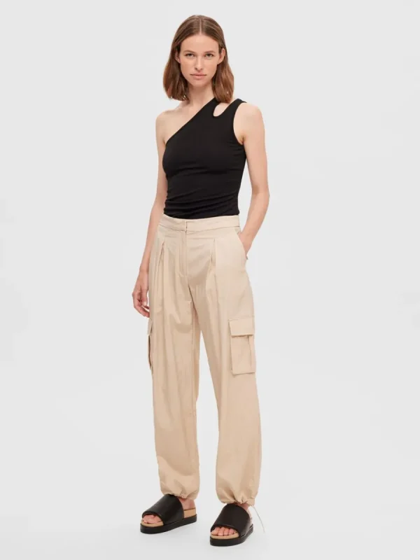 SELECTED LÖS PASSFORM FALLSKÄRMSBYXOR Beige Clearance