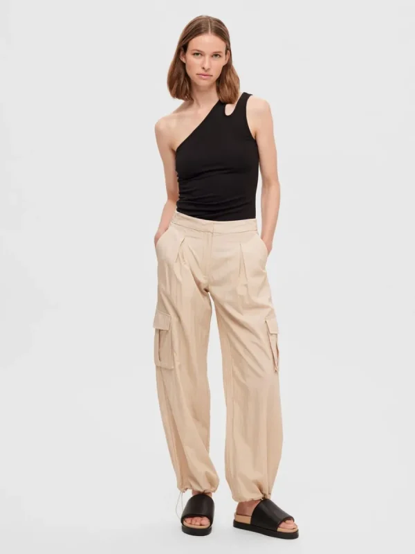 SELECTED LÖS PASSFORM FALLSKÄRMSBYXOR Beige Clearance