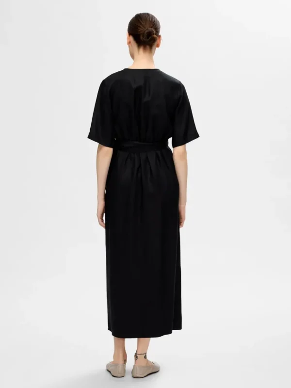 SELECTED MAXILÅNG OMLOTTKLÄNNING Black Hot