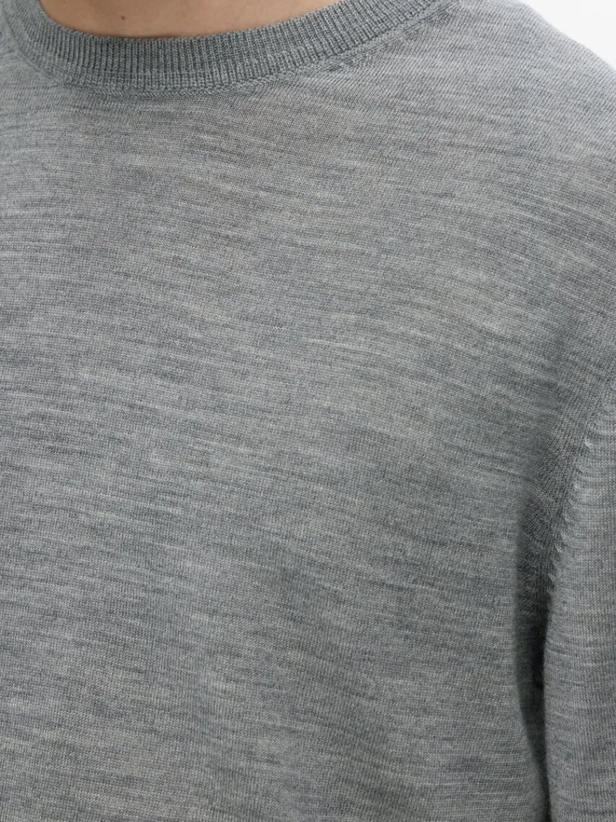 merinoull_rundringad_trj_2-4.webp SELECTED 100% MERINOULL RUNDRINGAD TRÖJA Grey Fashion