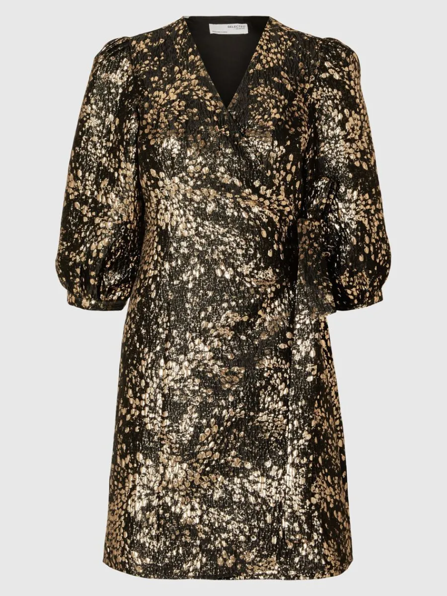 metallisk_jacquard_kort_k_5.webp SELECTED METALLISK JACQUARD KORT KLÄNNING Gold Fashion