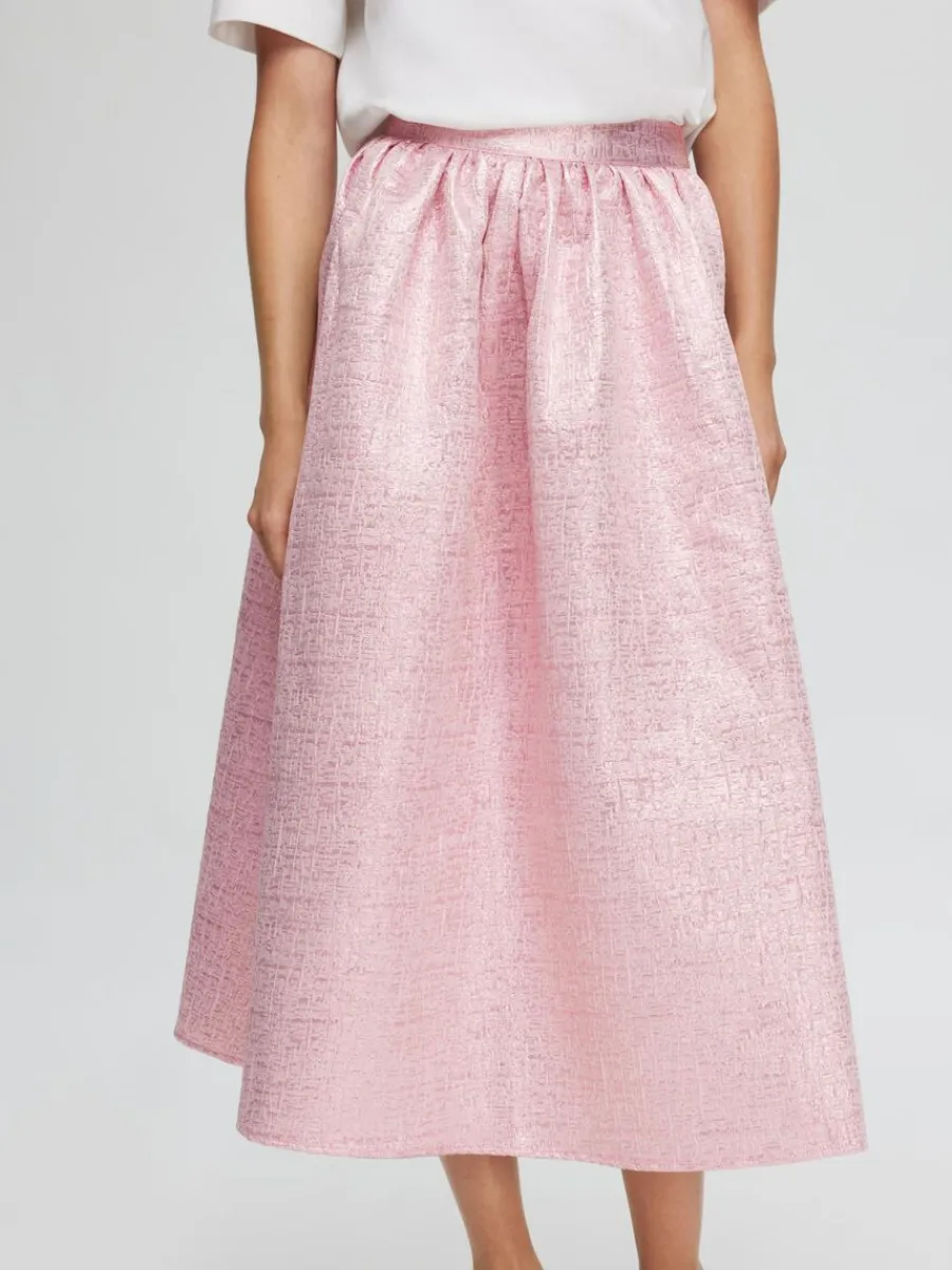 metallisk_jaquard_maxikjo_4.webp SELECTED METALLISK JAQUARD MAXIKJOL Pink Store