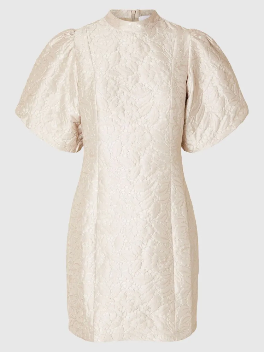 mnstrad_kort_klnning_5.webp SELECTED MÖNSTRAD KORT KLÄNNING Beige Sale