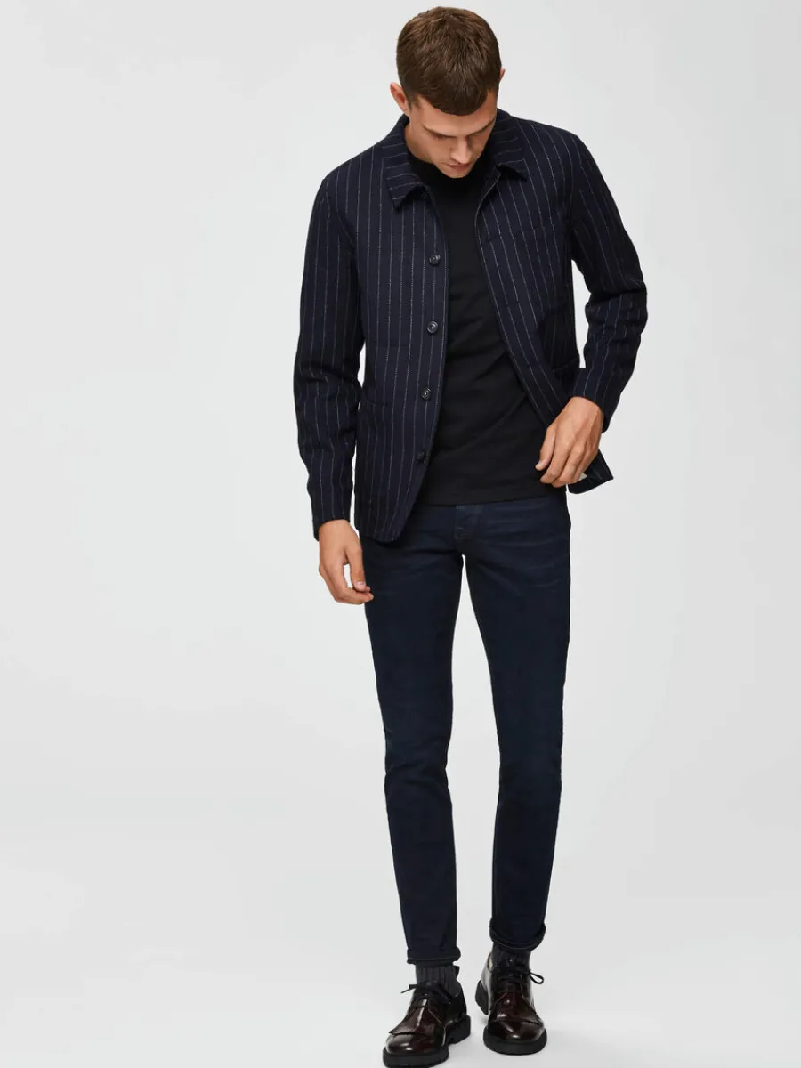 mrk_tvtt_slim_fitjeans_1.webp SELECTED MÖRK TVÄTT SLIM FIT-JEANS Blue Best