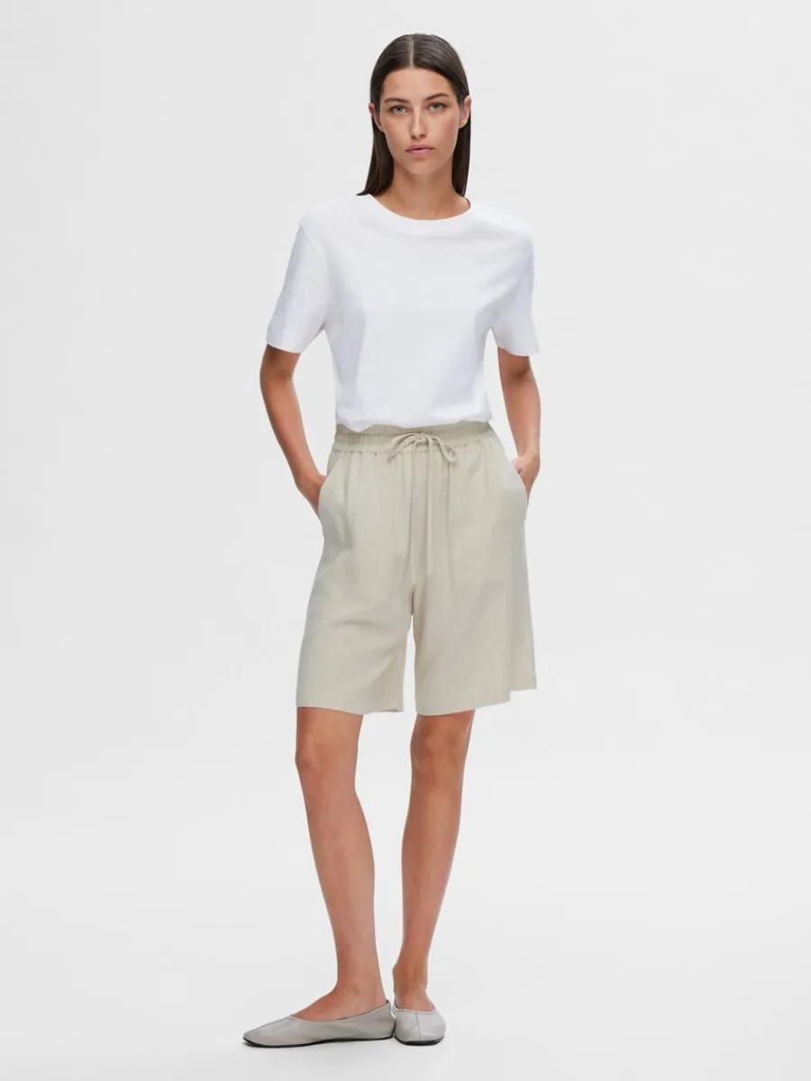 normal_midja_shorts_2.webp SELECTED NORMAL MIDJA SHORTS Beige New