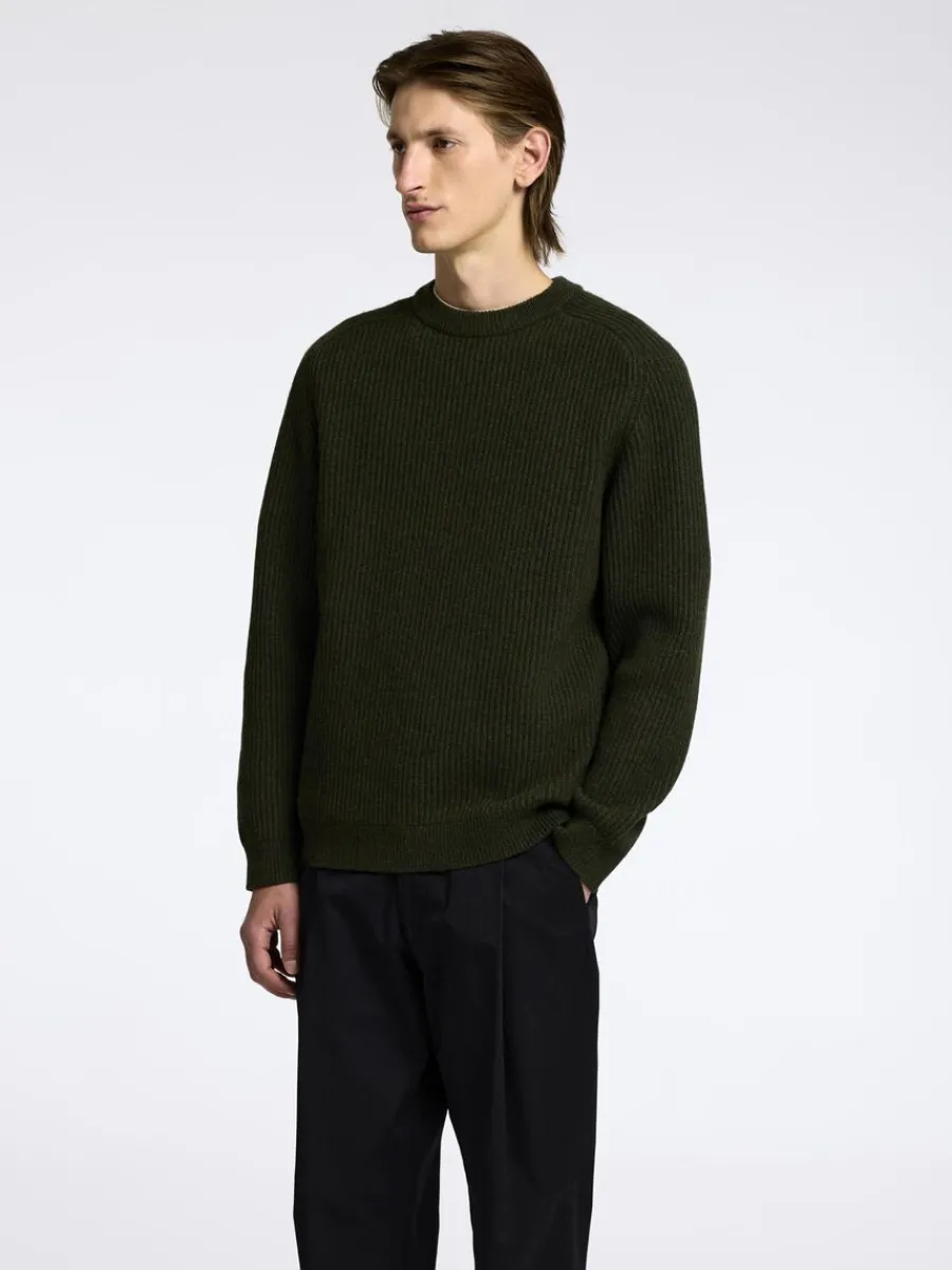 normal_passform_rundringa_0-1.webp SELECTED NORMAL PASSFORM RUNDRINGAD TRÖJA Green Fashion