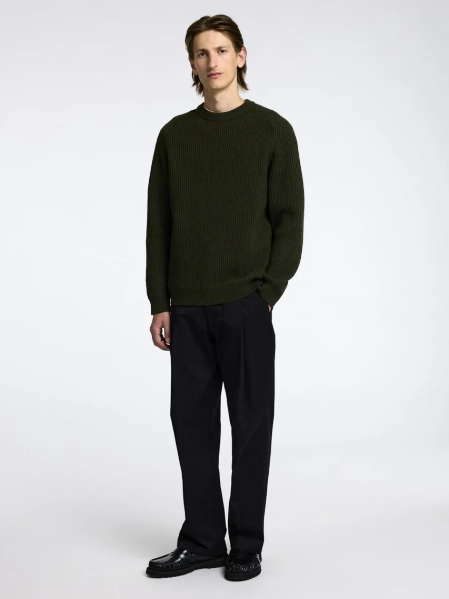 normal_passform_rundringa_1-1.webp SELECTED NORMAL PASSFORM RUNDRINGAD TRÖJA Green Fashion