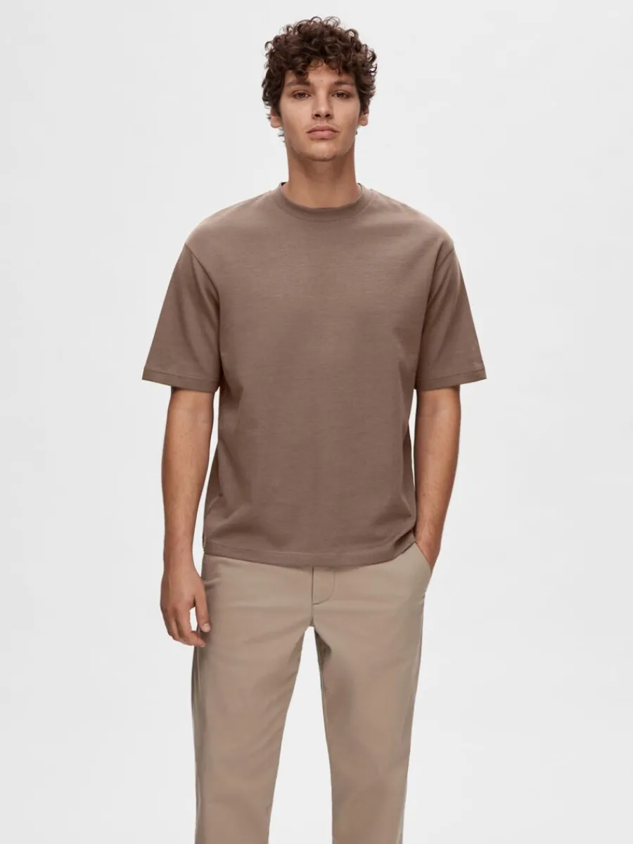 oversize_korta_rmar_tshir_0-9.webp SELECTED OVERSIZE KORTA ÄRMAR T-SHIRT Brown Store