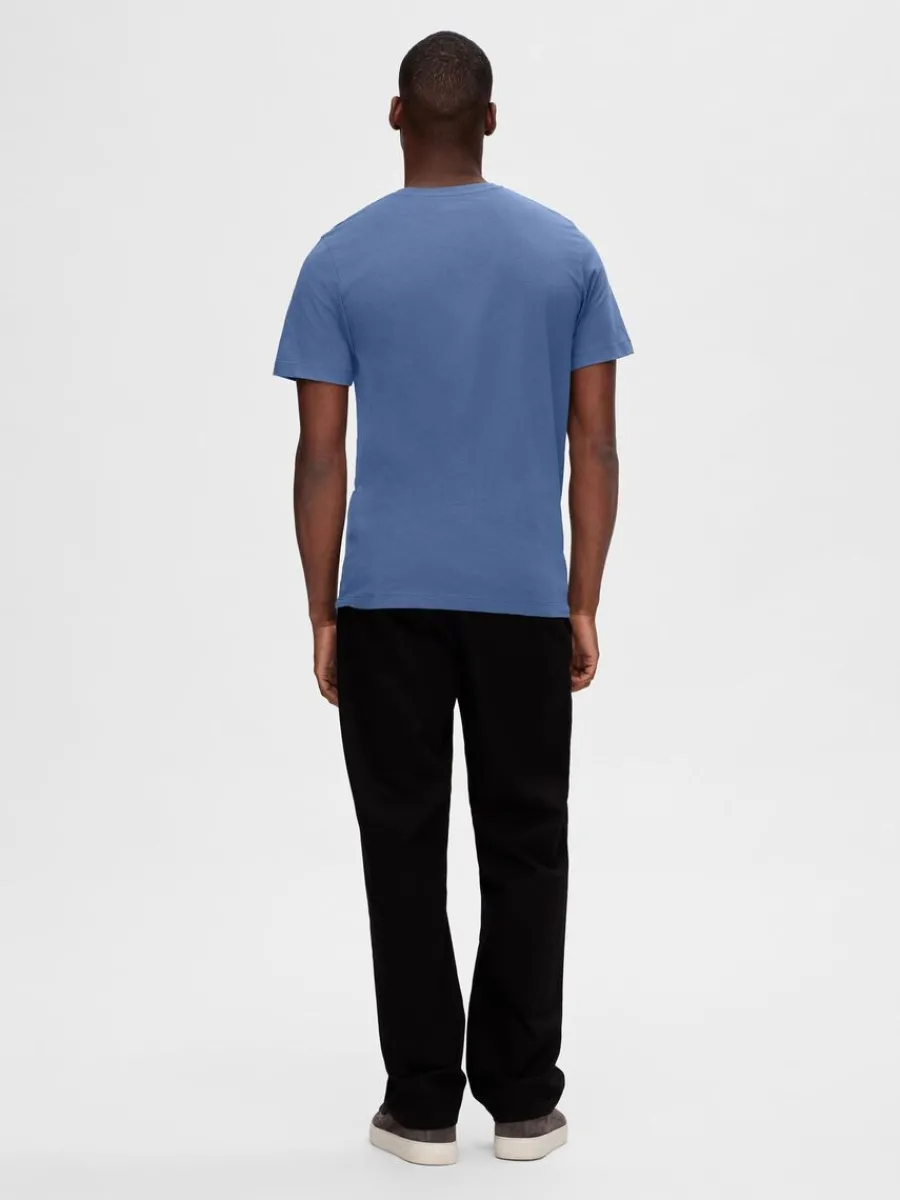 pack_bomull_tshirt_4-4.webp SELECTED 3-PACK BOMULL T-SHIRT Blue Outlet