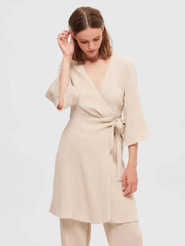 SELECTED PLISSÉ OMLOTTKLÄNNING Beige New