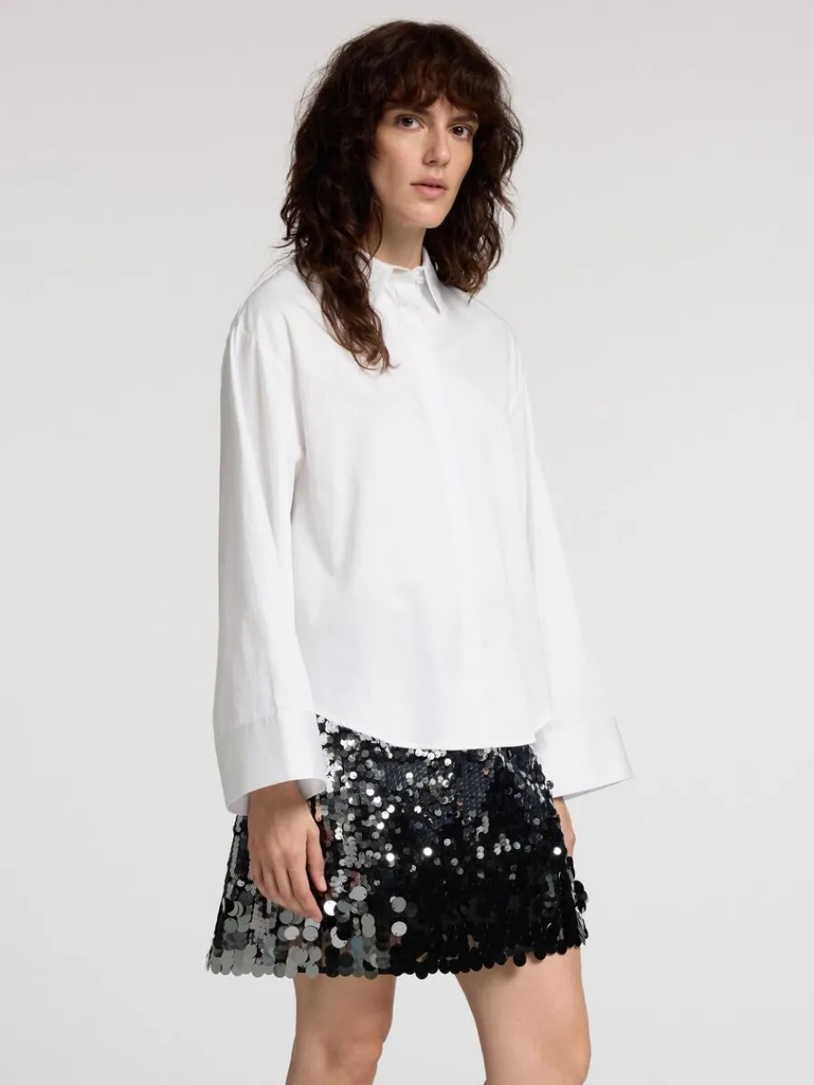 prldetalj_croppad_skjorta_0.webp SELECTED PÄRLDETALJ CROPPAD SKJORTA White Store