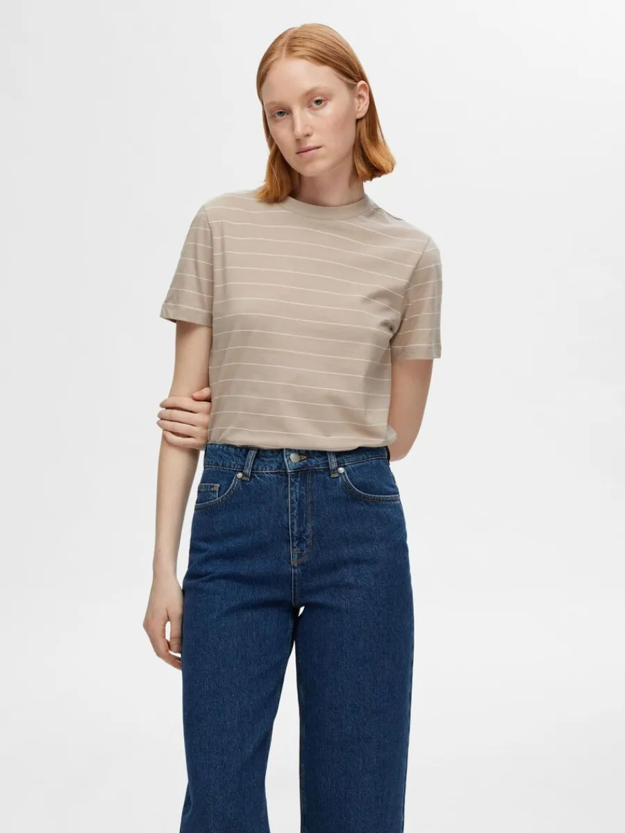 randig_bomull_tshirt_0-4.webp SELECTED RANDIG BOMULL T-SHIRT Beige Flash Sale