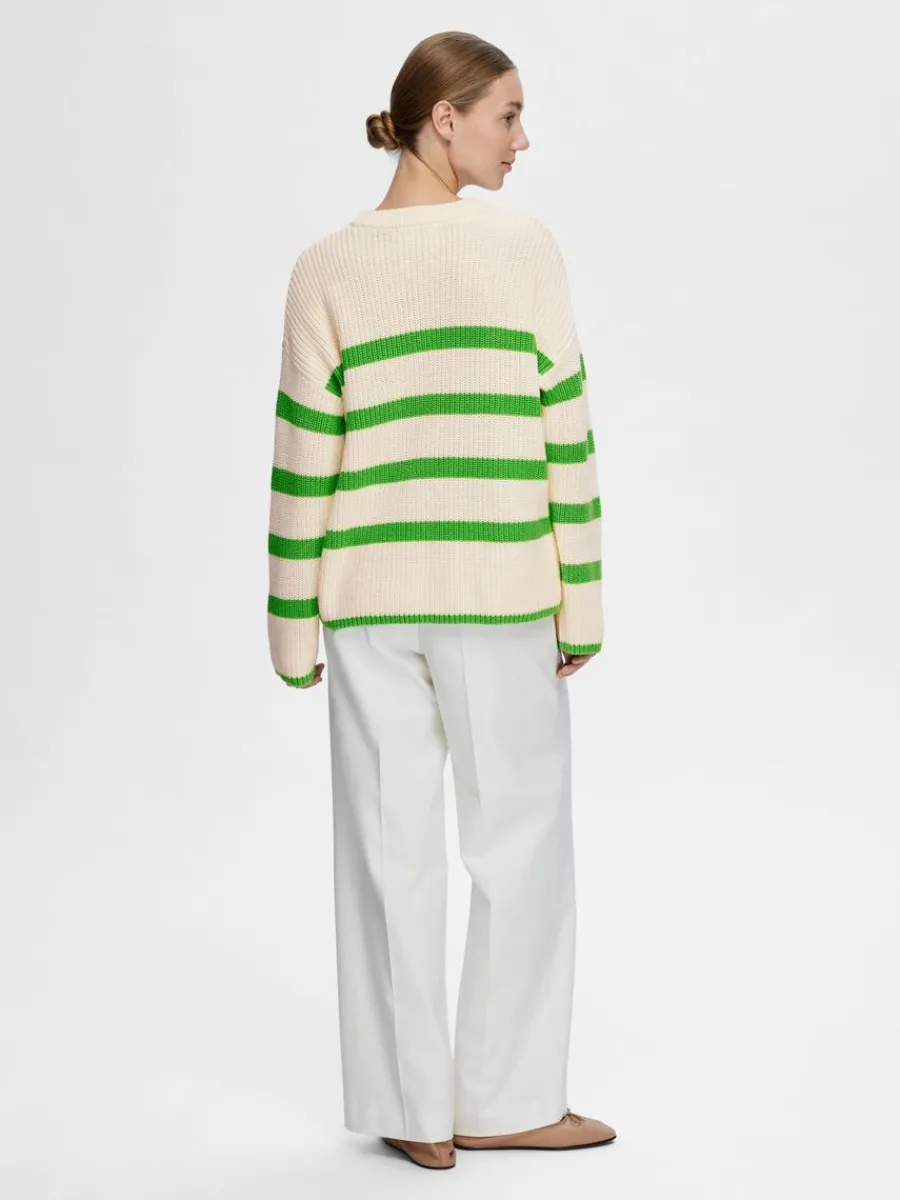 randig_stickad_trja_4-3.webp SELECTED RANDIG STICKAD TRÖJA Green Sale