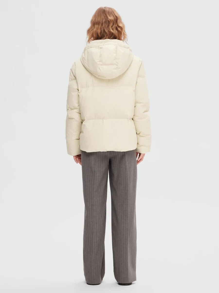 redown_pufferjacka_4.webp SELECTED RE:DOWN® PUFFERJACKA Beige Sale