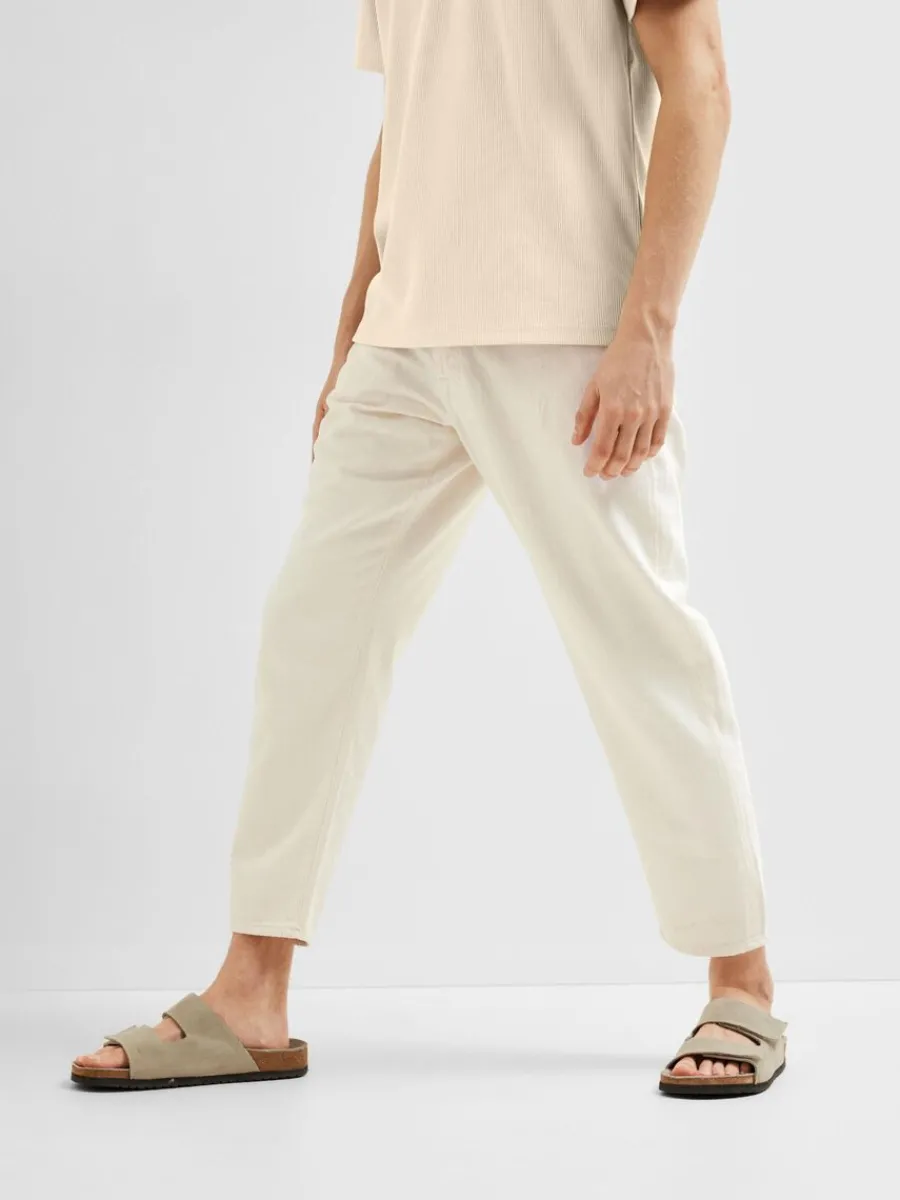 relaxed_fit_cropped_jean_3.webp SELECTED 180 RELAXED FIT CROPPED JEANS Beige Clearance