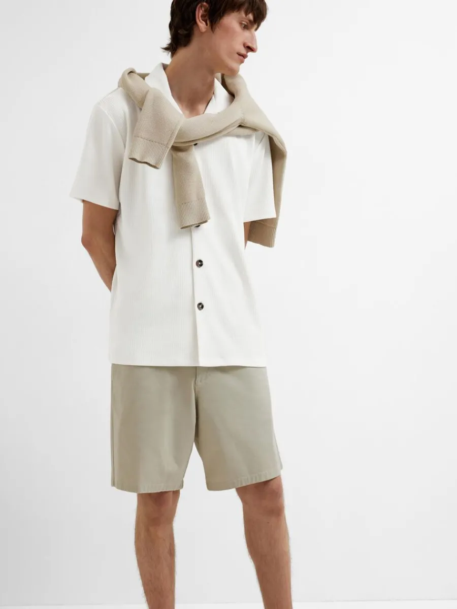 ribbad_cuban_collar_kortr_3.webp SELECTED RIBBAD CUBAN COLLAR KORTÄRMAD SKJORTA White Best Sale