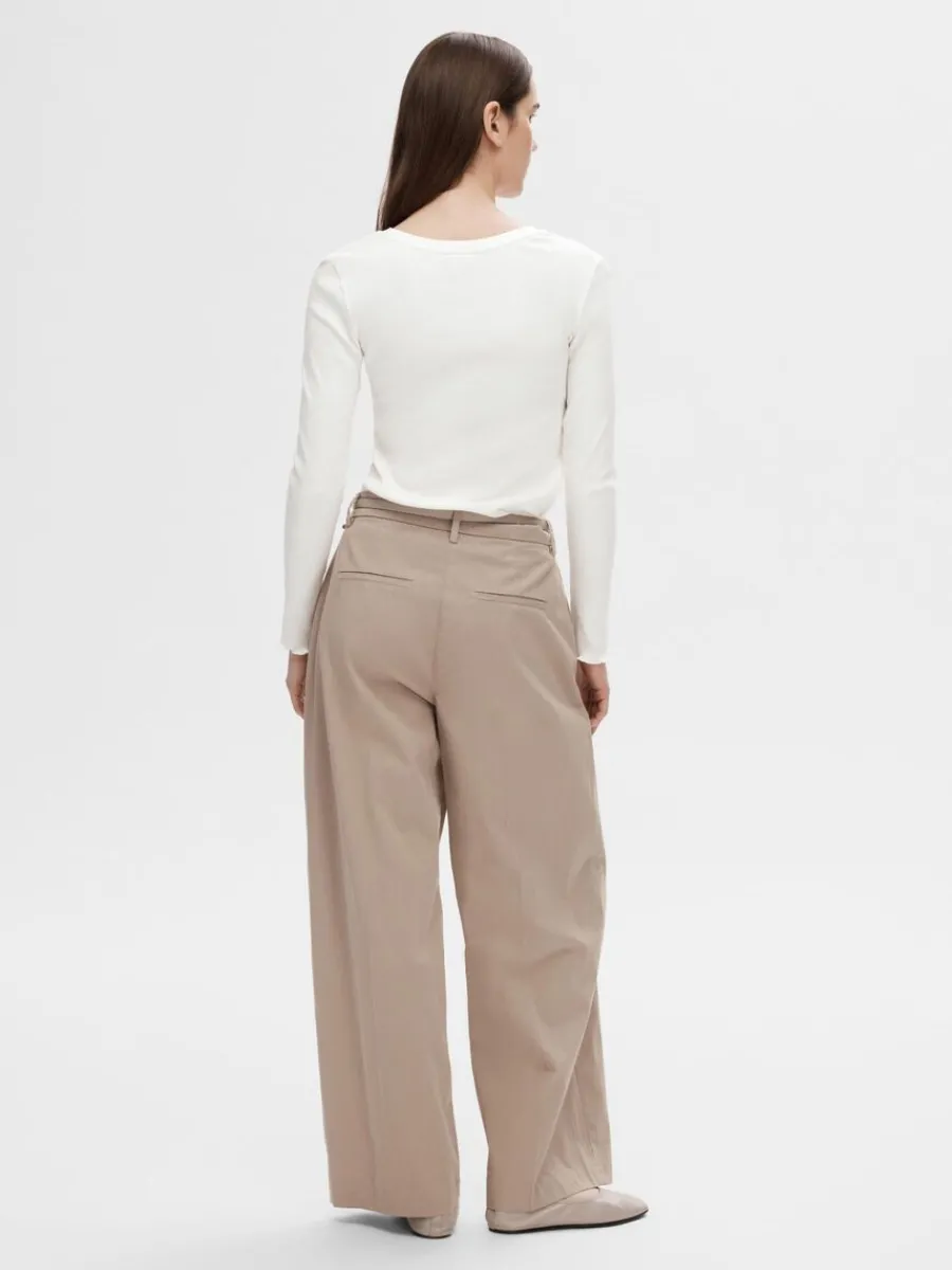 ribbad_lngrmad_topp_4-2.webp SELECTED RIBBAD LÅNGÄRMAD TOPP White New