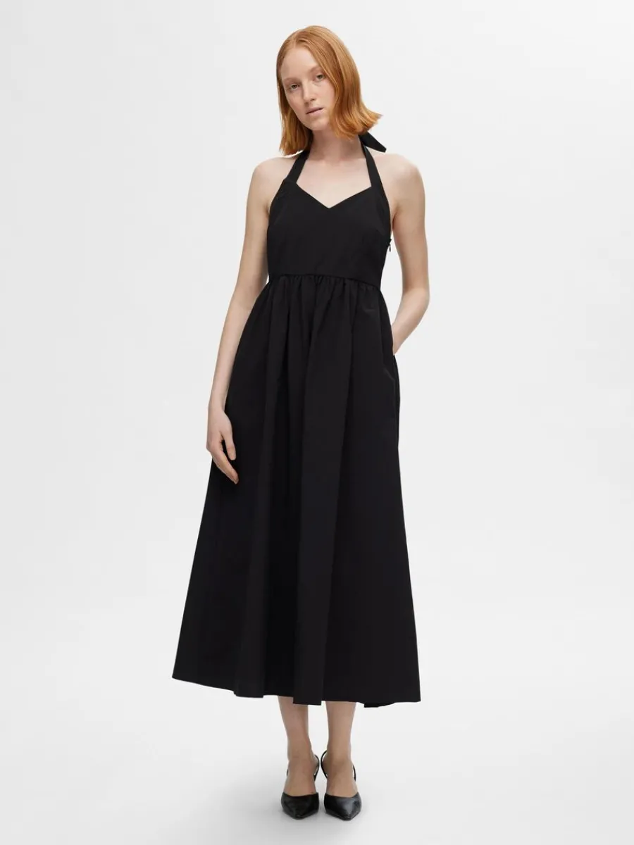 rmls_halterneckklnning_0.webp SELECTED ÄRMLÖS HALTERNECKKLÄNNING Black Flash Sale