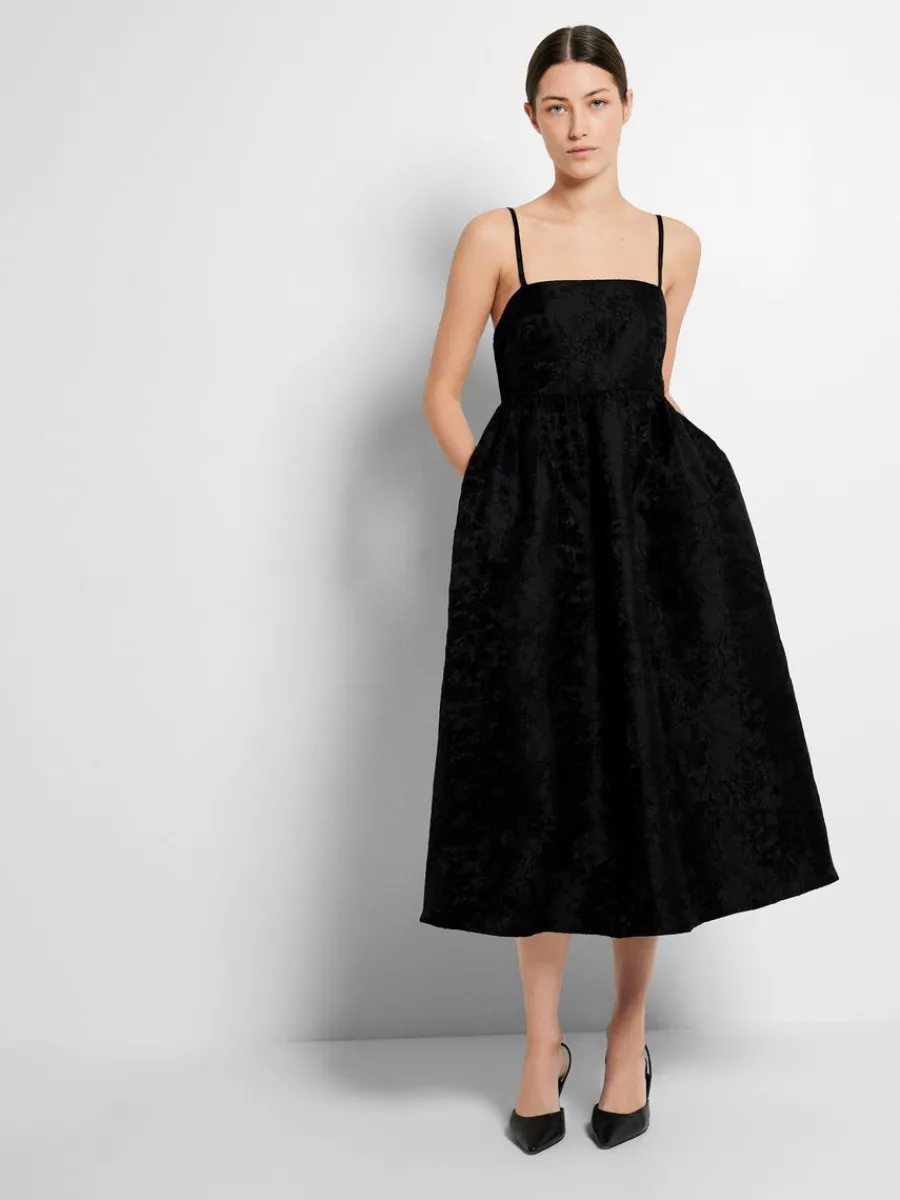 rmls_midiklnning_2.webp SELECTED ÄRMLÖS MIDIKLÄNNING Black Cheap