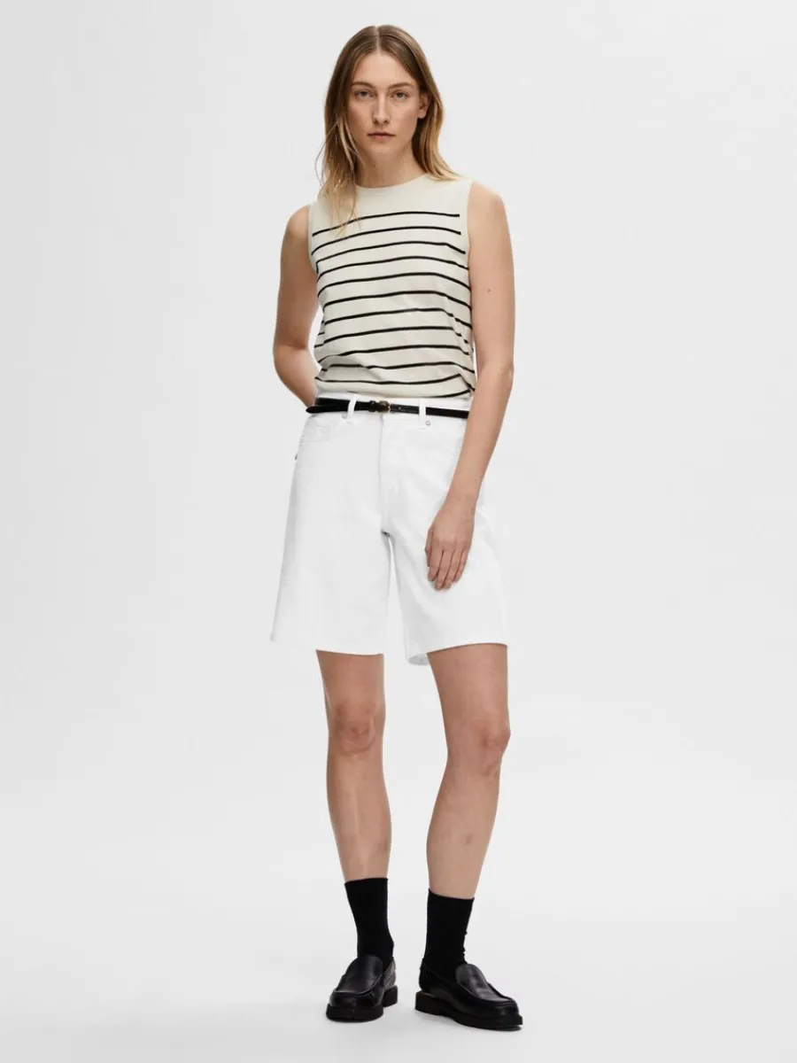 rmls_stickad_topp_1-5.webp SELECTED ÄRMLÖS STICKAD TOPP Beige Store