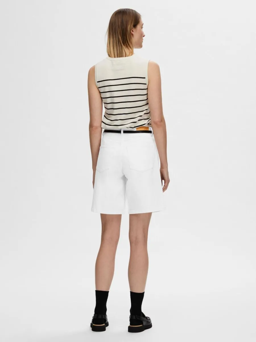 rmls_stickad_topp_4-5.webp SELECTED ÄRMLÖS STICKAD TOPP Beige Store