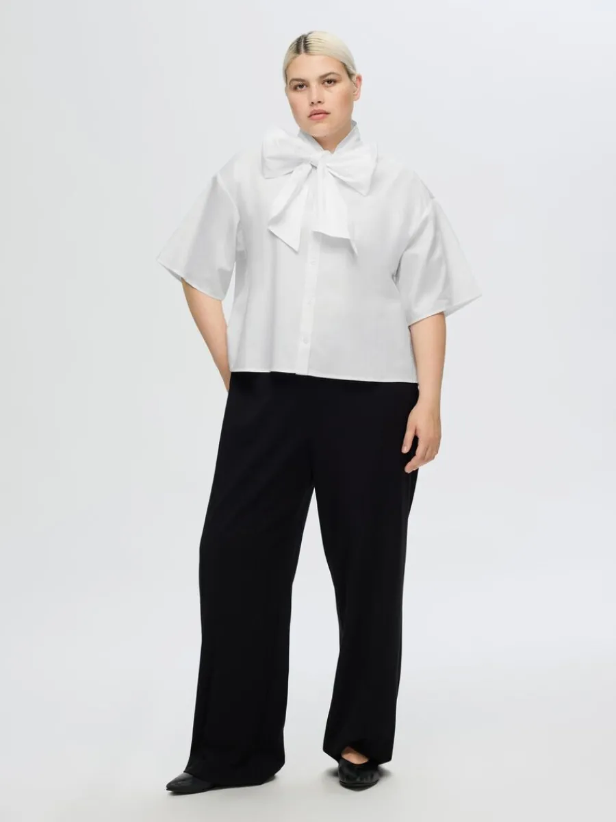 rosett_kortrmad_skjorta_7.webp SELECTED ROSETT KORTÄRMAD SKJORTA White Sale