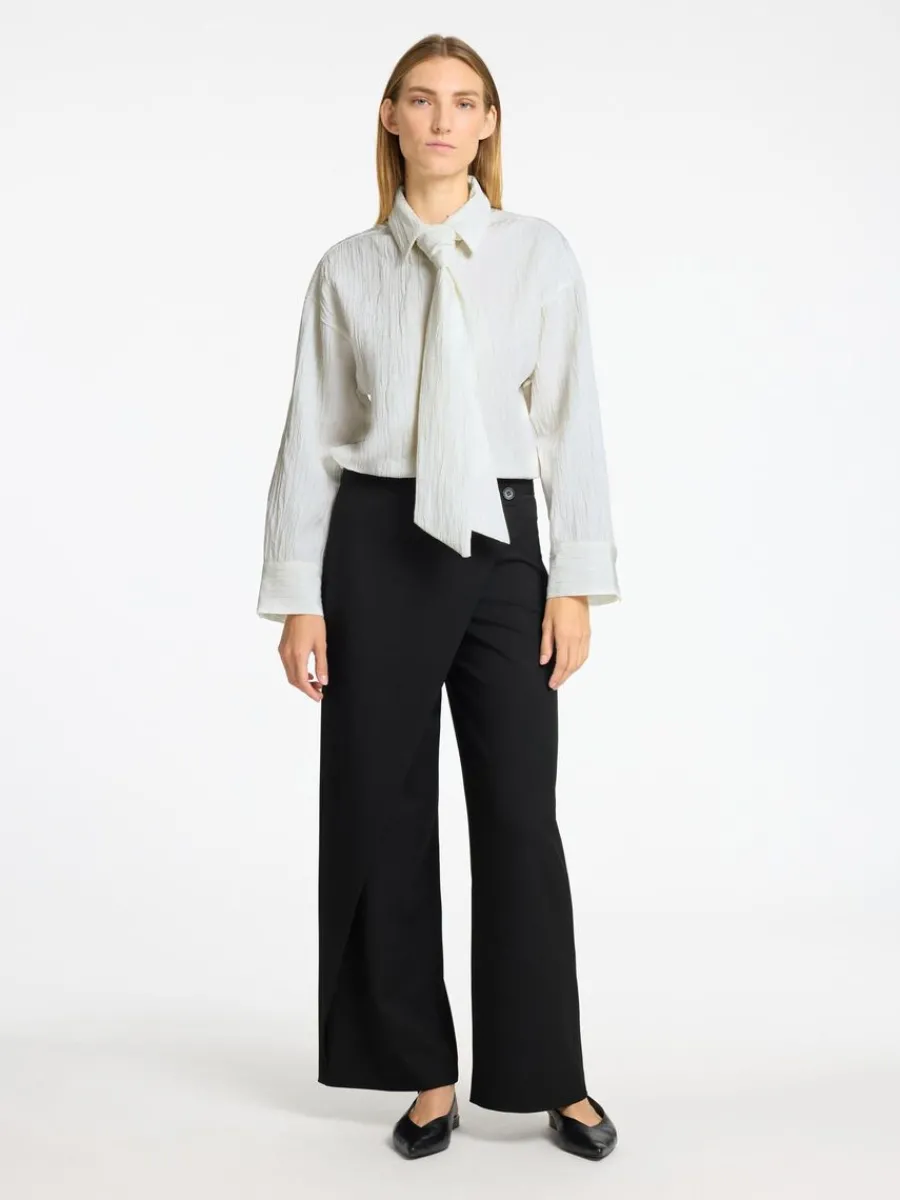 rosett_skjorta_1.webp SELECTED ROSETT SKJORTA White Discount