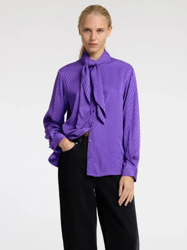 SELECTED ROSETTDETALJ SATINSKJORTA Purple New