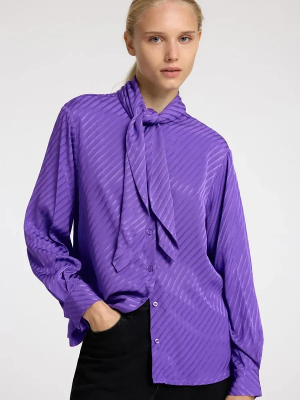SELECTED ROSETTDETALJ SATINSKJORTA Purple New