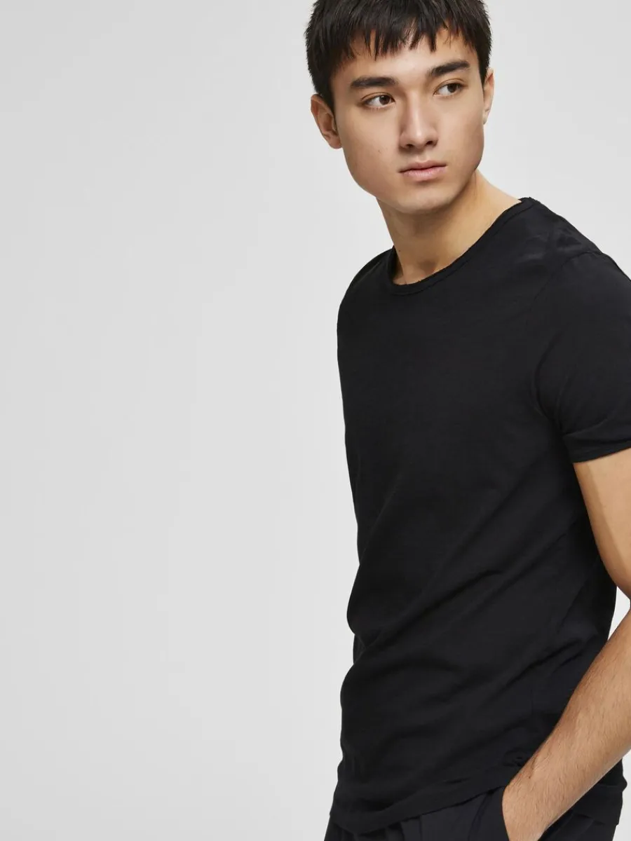 rundringad_tshirt_2-1.webp SELECTED RUNDRINGAD T-SHIRT Black Clearance