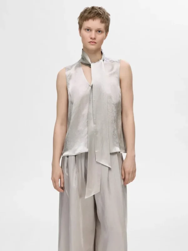 SELECTED SATIN MED ROSETT I HALSEN TOPP Silver Best Sale