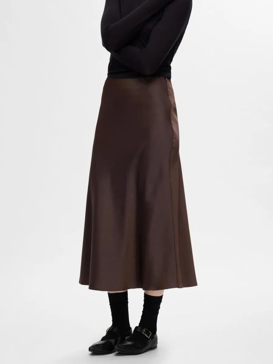 satin_midikjol_1-4.webp SELECTED SATIN MIDIKJOL Brown Sale
