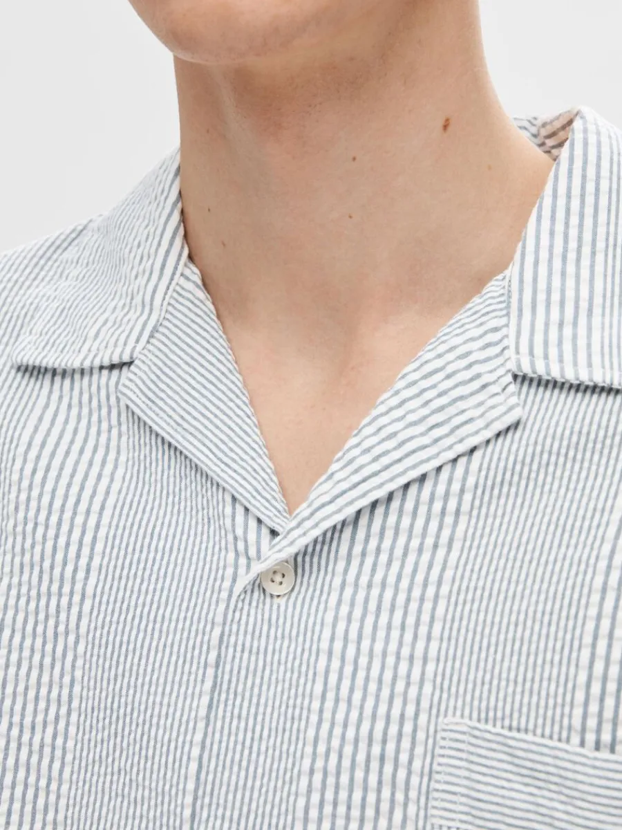 seersucker_kortrmad_skjor_4.webp SELECTED SEERSUCKER KORTÄRMAD SKJORTA Blue Best Sale
