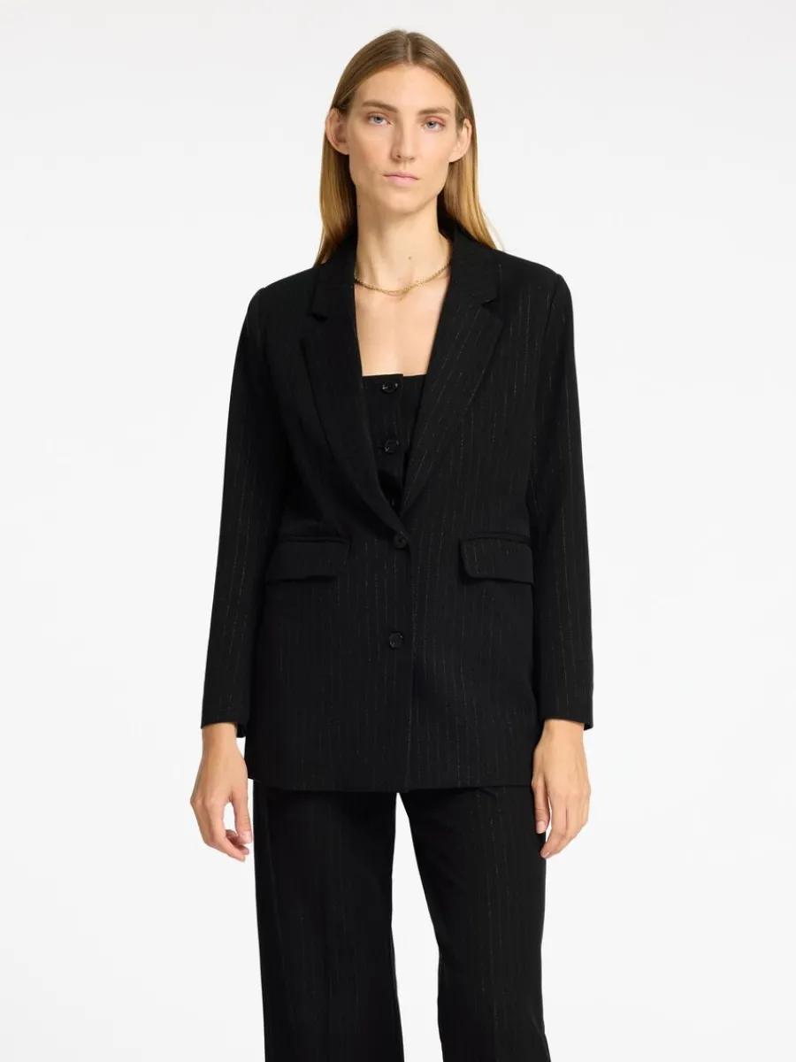 silverkritstrecksrandig_v_0.webp SELECTED SILVERKRITSTRECKSRANDIG ÖVERDIMENSIONERAD KAVAJ Black Discount