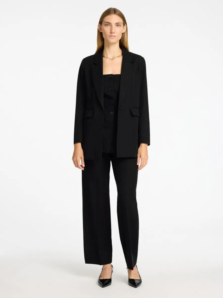 silverkritstrecksrandig_v_1.webp SELECTED SILVERKRITSTRECKSRANDIG ÖVERDIMENSIONERAD KAVAJ Black Discount