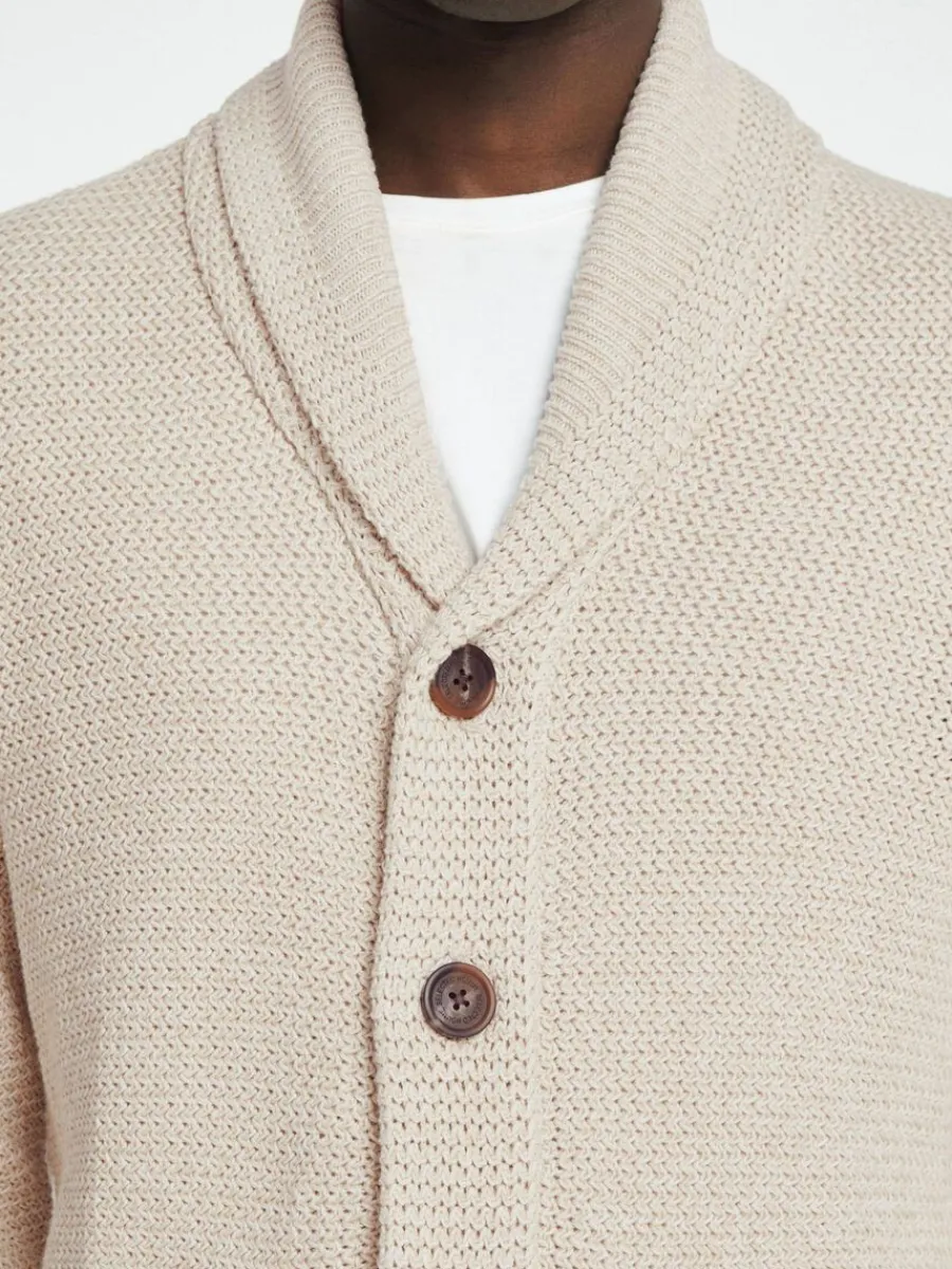 sjalkrage_stickad_kofta_3.webp SELECTED SJALKRAGE STICKAD KOFTA Beige Shop