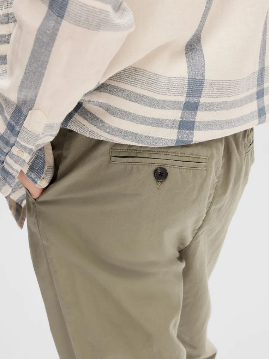 slim_fit_avsmalnande_byx_5.webp SELECTED 172 SLIM FIT AVSMALNANDE BYXOR Green Best
