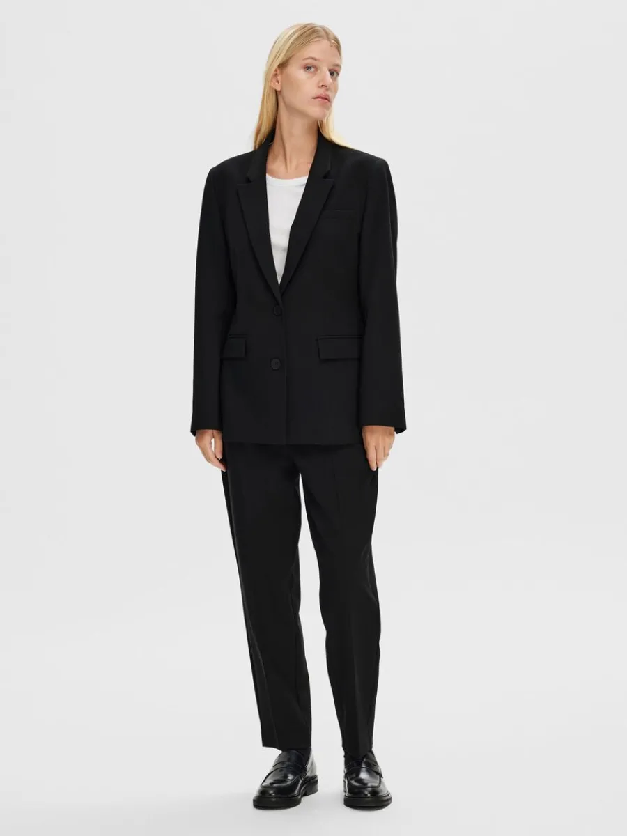 slim_fit_beskurna_byxor_2.webp SELECTED SLIM FIT BESKURNA BYXOR Black Fashion