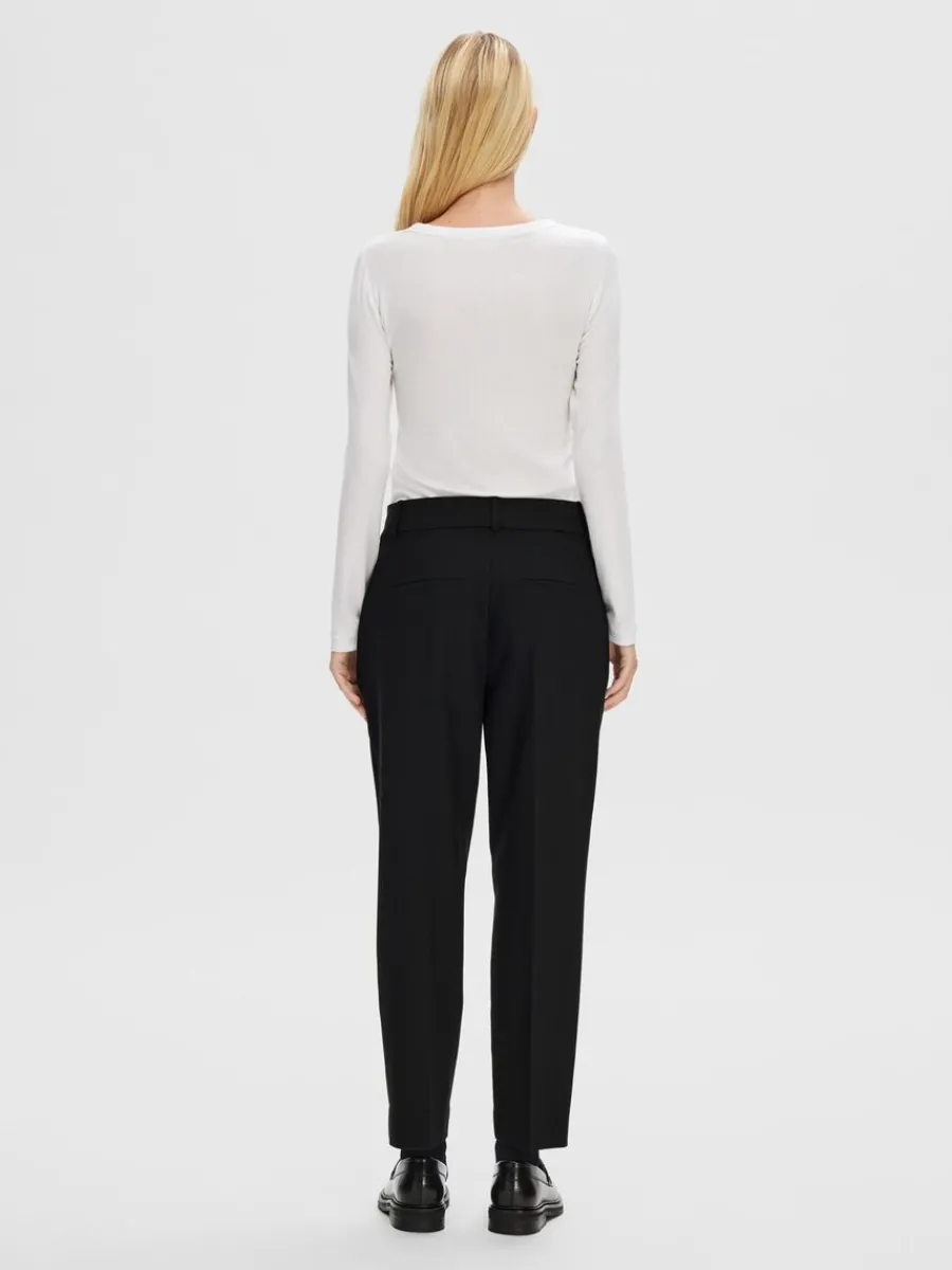 slim_fit_beskurna_byxor_4.webp SELECTED SLIM FIT BESKURNA BYXOR Black Fashion