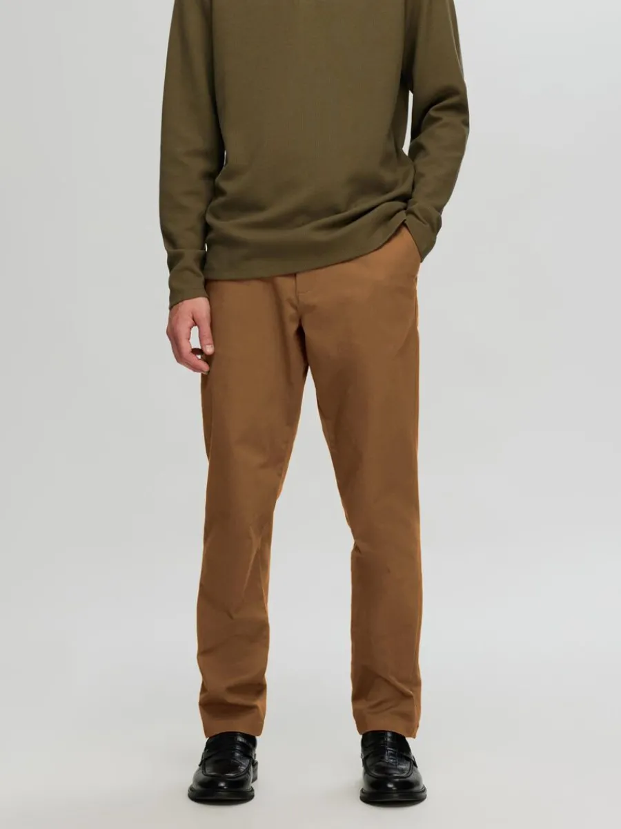 slim_fit_flex_chinos_0-3.webp SELECTED 175 SLIM FIT FLEX CHINOS Brown Sale