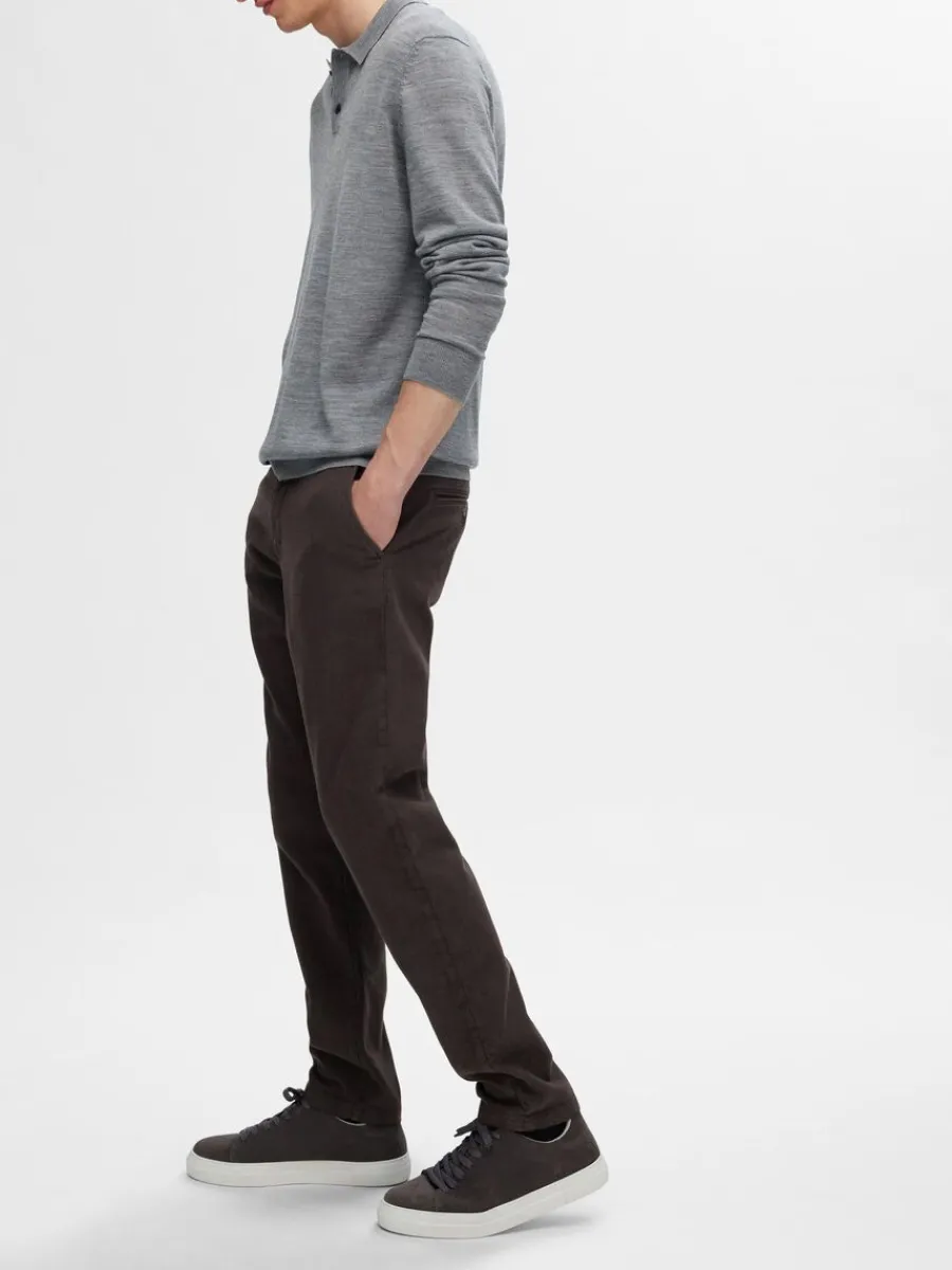 slim_fit_strukturerad_ch_3.webp SELECTED 175 SLIM FIT STRUKTURERAD CHINOS Brown Store