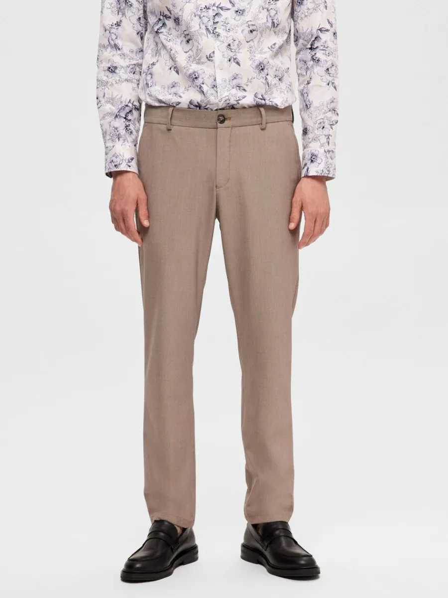 slimfit_byxor_0-1.webp SELECTED 175 SLIM-FIT BYXOR Beige Clearance