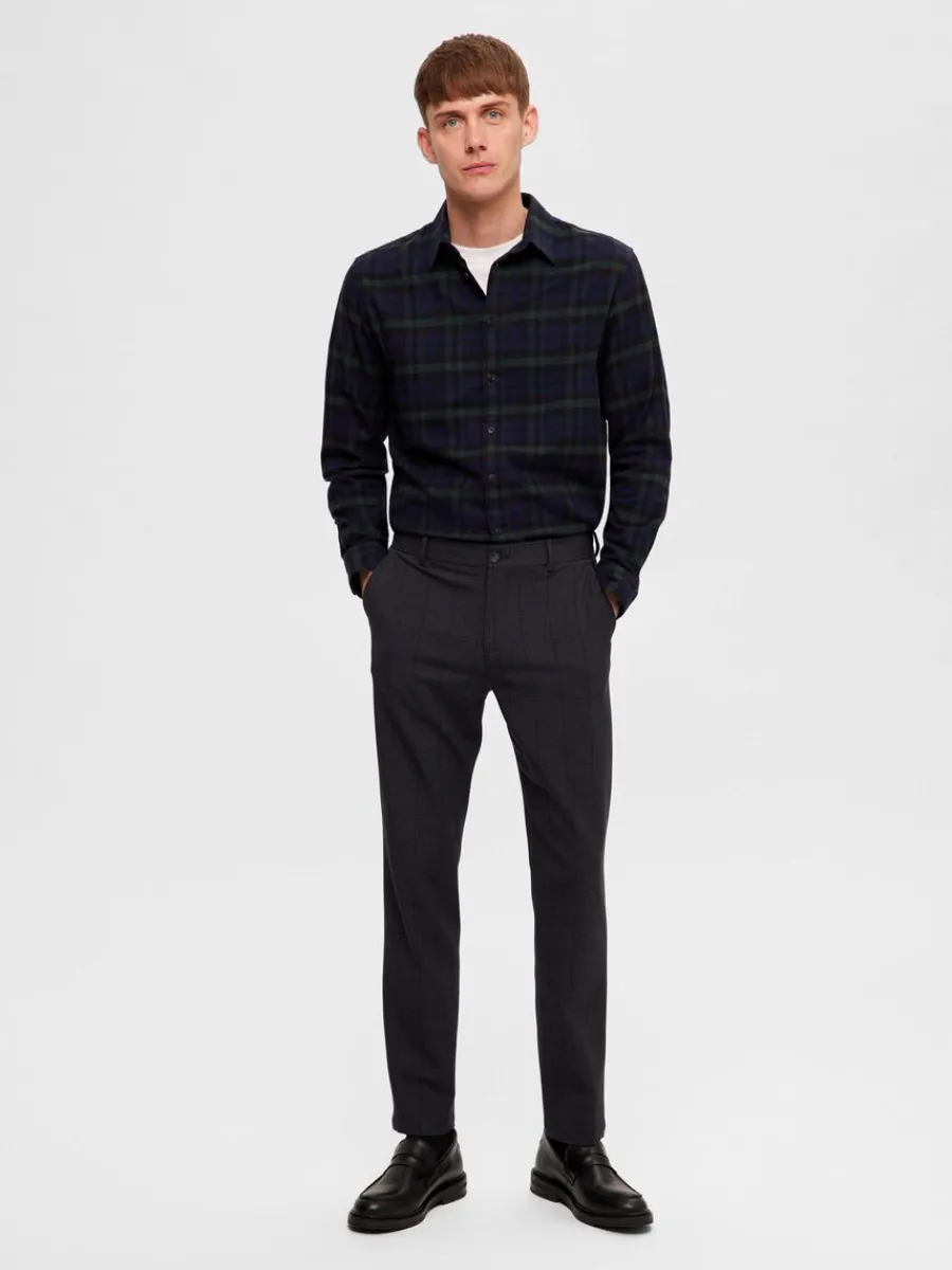 slimfit_byxor_1-8.webp SELECTED 175 SLIM-FIT BYXOR Grey New