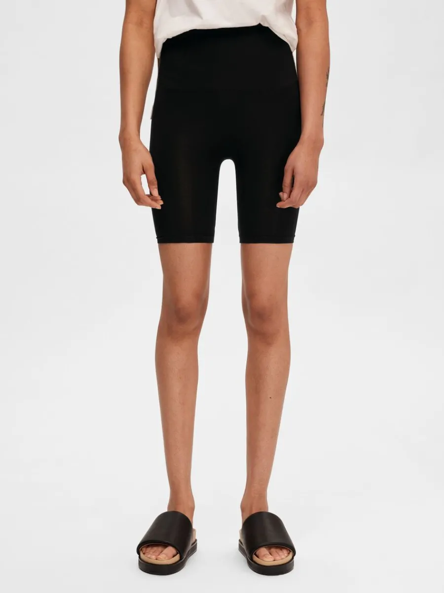 smls_figurformande_shorts_1.webp SELECTED SÖMLÖS FIGURFORMANDE SHORTS Black Cheap