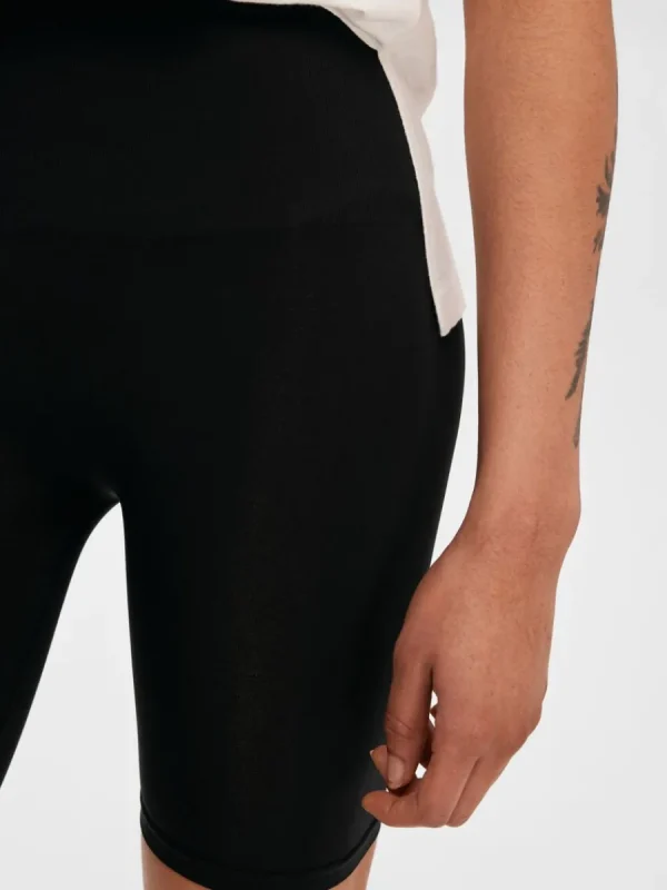 SELECTED SÖMLÖS FIGURFORMANDE SHORTS Black Cheap
