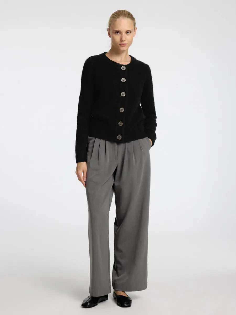 stickad_kofta_1-3.webp SELECTED STICKAD KOFTA Black Clearance